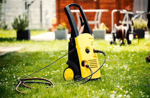 Best Driveway Pressure Washing  in Old River Winfree, TX